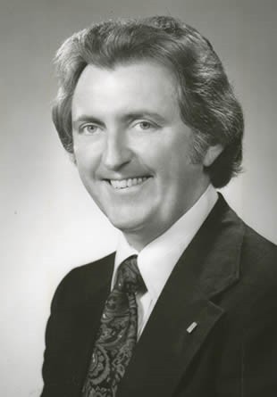 Carl D. Lyons (1977-1978